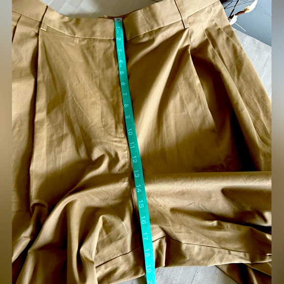 Good American Good 90’s Pleated High Rise Wide Leg Pant in Khaki - Picture 13 of 15